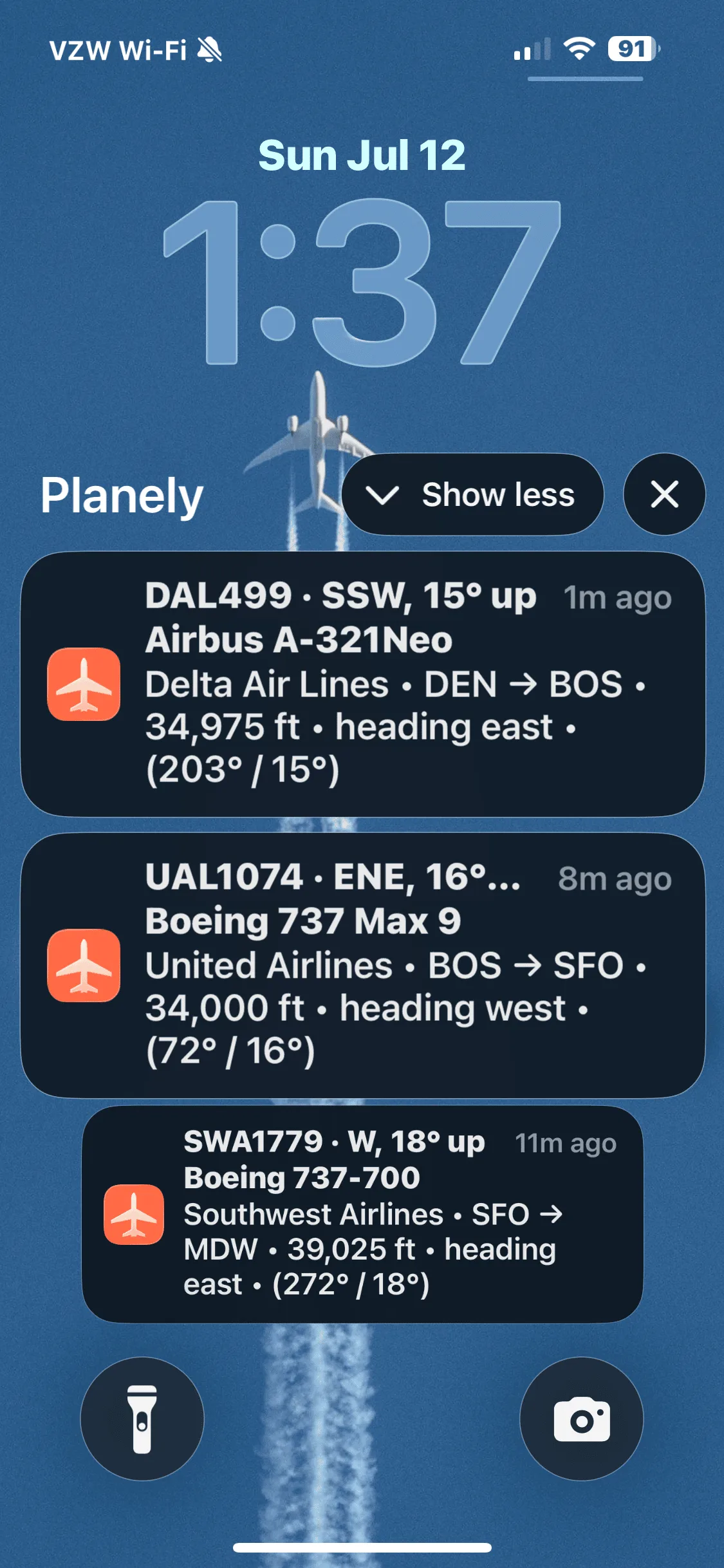 Planely notifications on an iPhone lock screen: Japan Airlines HND → LAX at 39,000 ft and more — delivered without opening the app